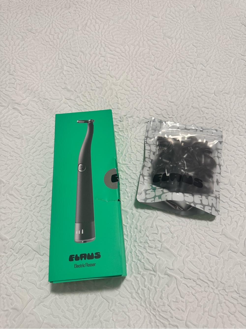 Flaus Electric Flosser + 90 NEW Refills & Extras